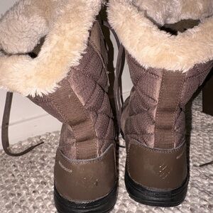 Columbia Brown Winter Boots with Cream Lining